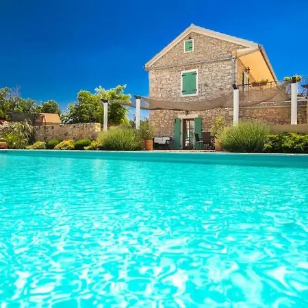 Mediterraneo Villa *