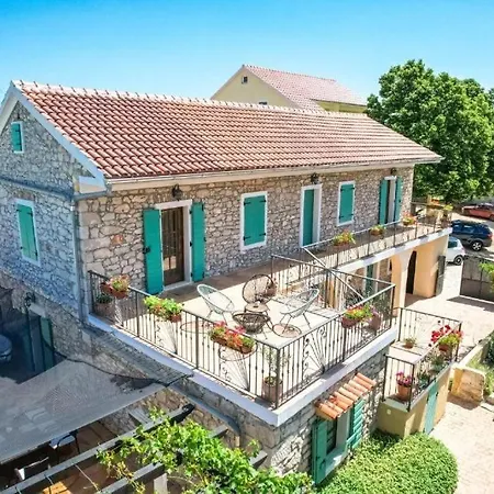 Mediterraneo Villa *