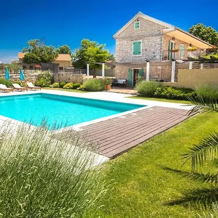 Mediterraneo Villa *
