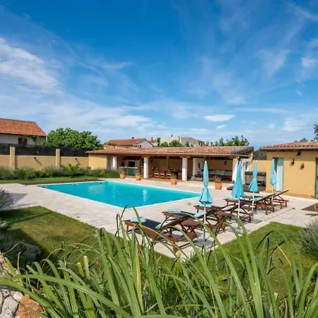 Mediterraneo Villa *